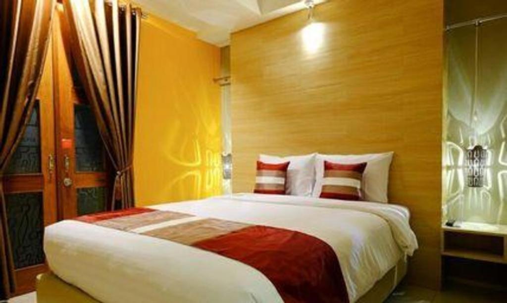 Hotel Tibera Taman Cibeunying Bandung Eksteriør billede