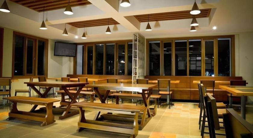 Hotel Tibera Taman Cibeunying Bandung Eksteriør billede