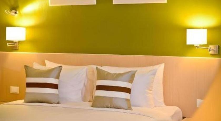 Hotel Tibera Taman Cibeunying Bandung Eksteriør billede
